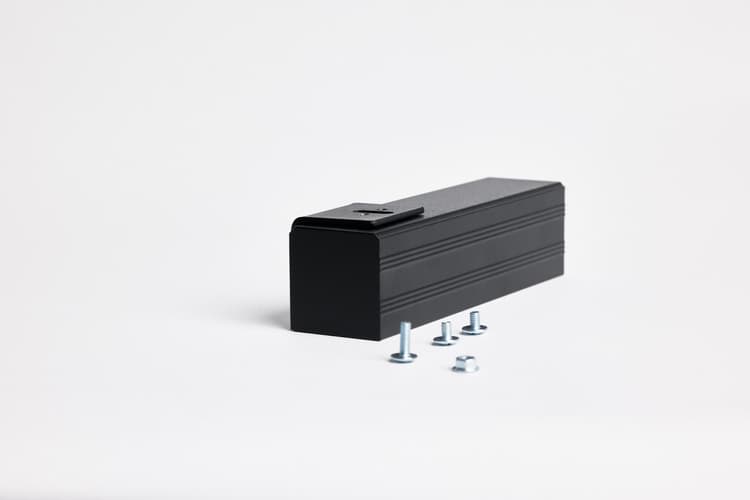 Bild von Seitliche Blende inkl. Stopper schwarz rau