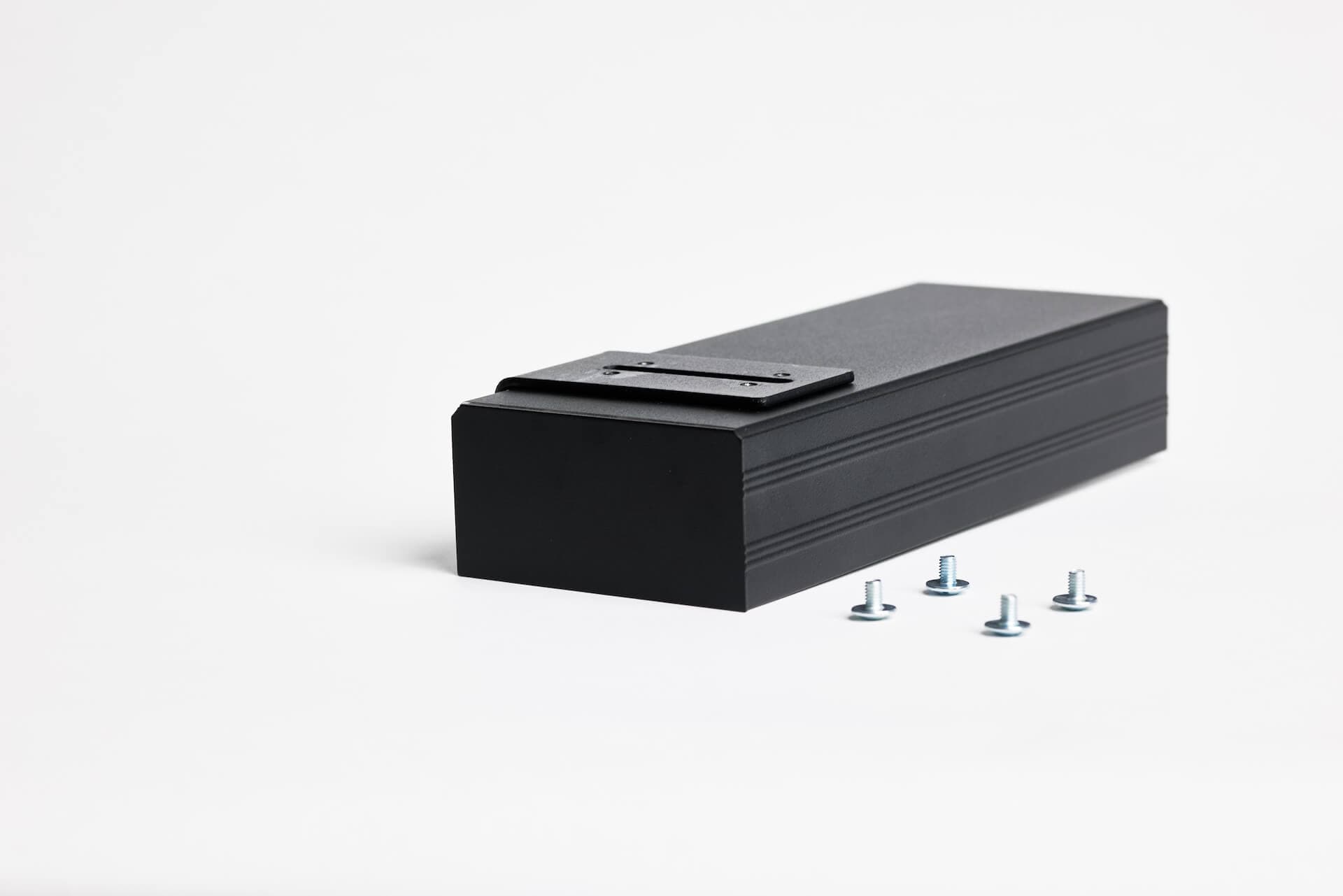 bild von Seitliche Blende inkl. Stopper schwarz rau