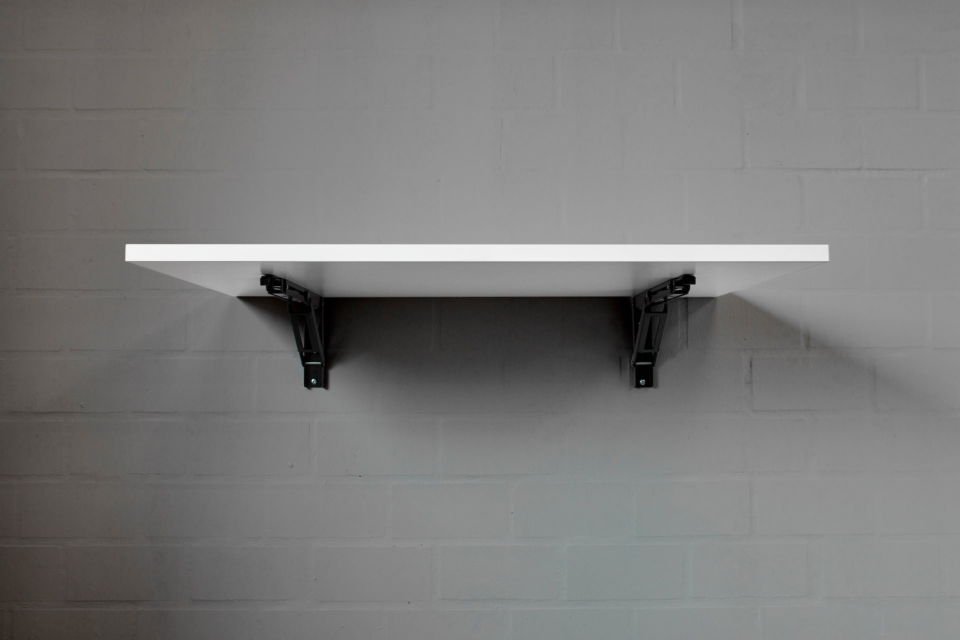 hibitaro Wandtisch aus anderer Persketive mit weißer Tischplatte